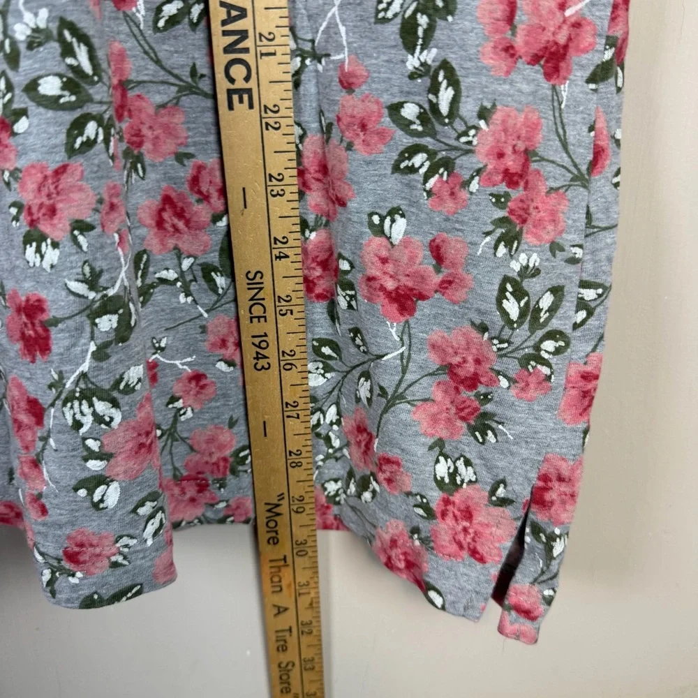 Woman Within Polo Top 4X 2X 26/28 Short Sleeve Casual Shirt Gray Floral Printed - Picture 9 of 10